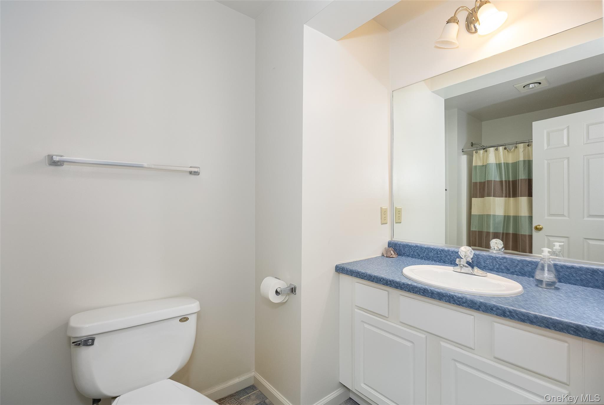28 Tall Tree Lane Property Photo 20