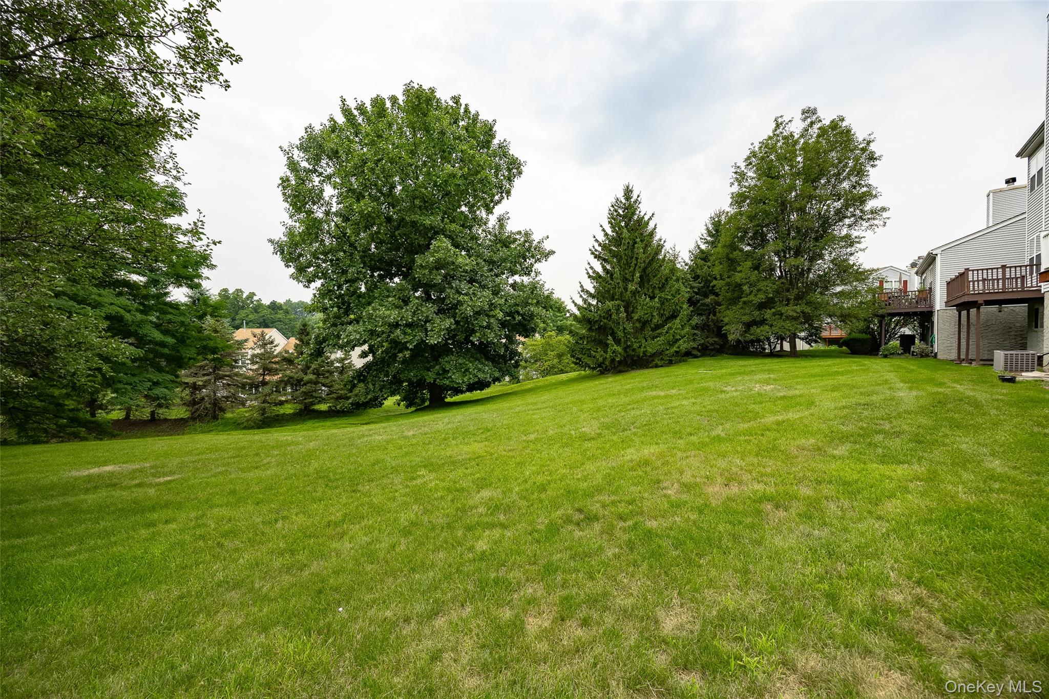 28 Tall Tree Lane Property Photo 26