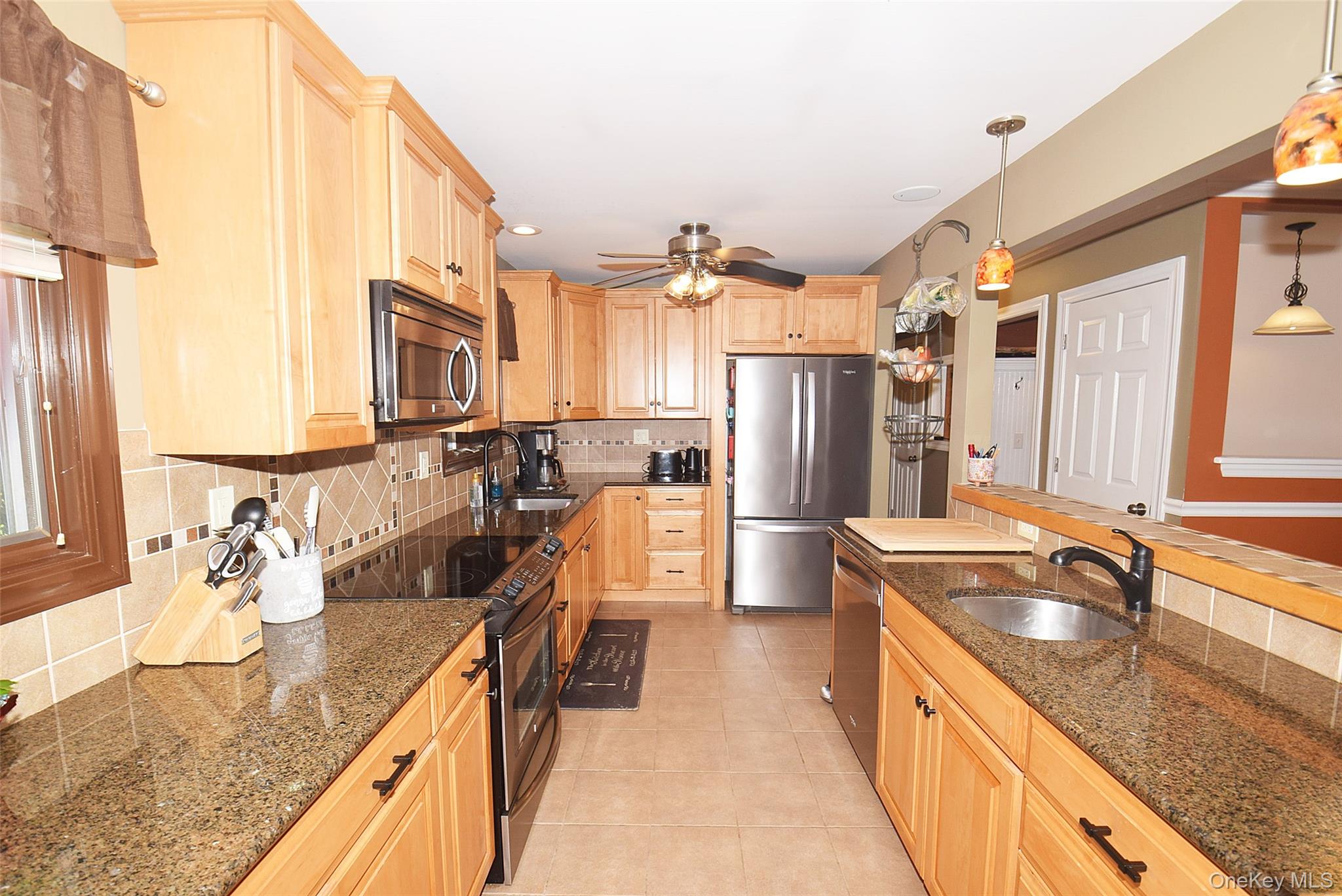 587 Johnson Avenue Property Photo 2