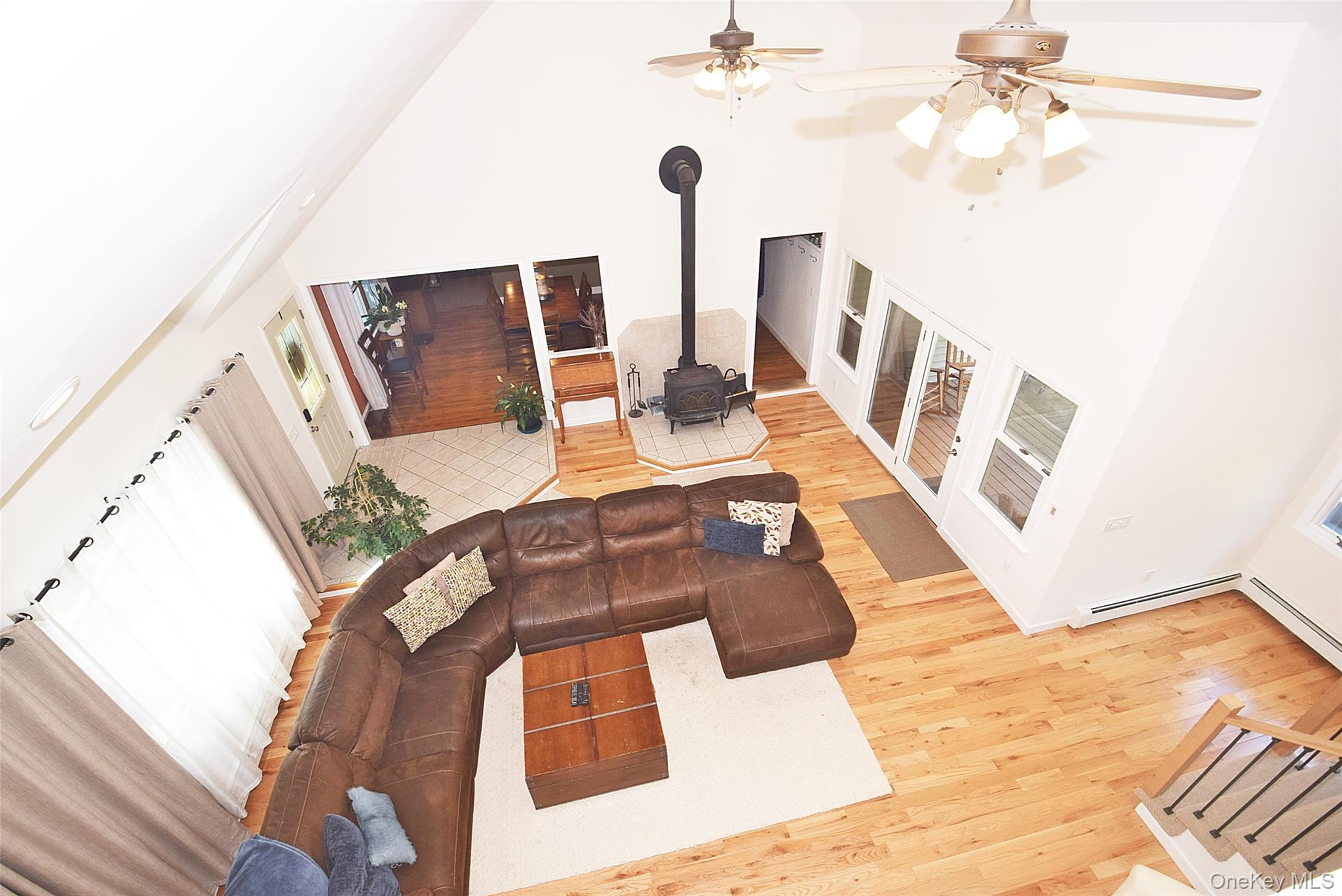 587 Johnson Avenue Property Photo 5