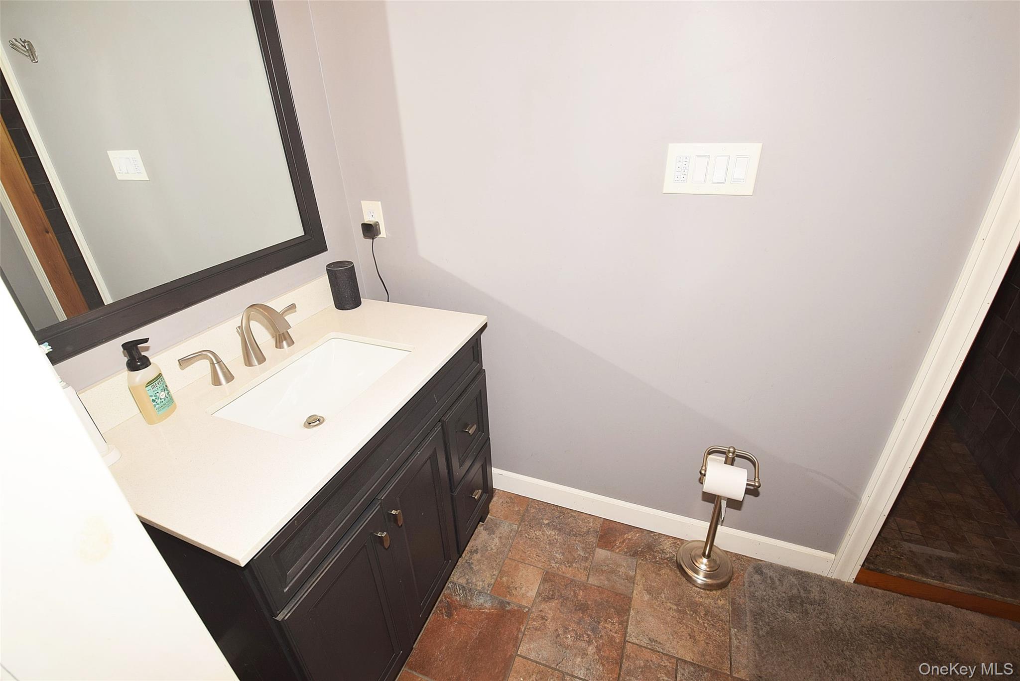 587 Johnson Avenue Property Photo 9