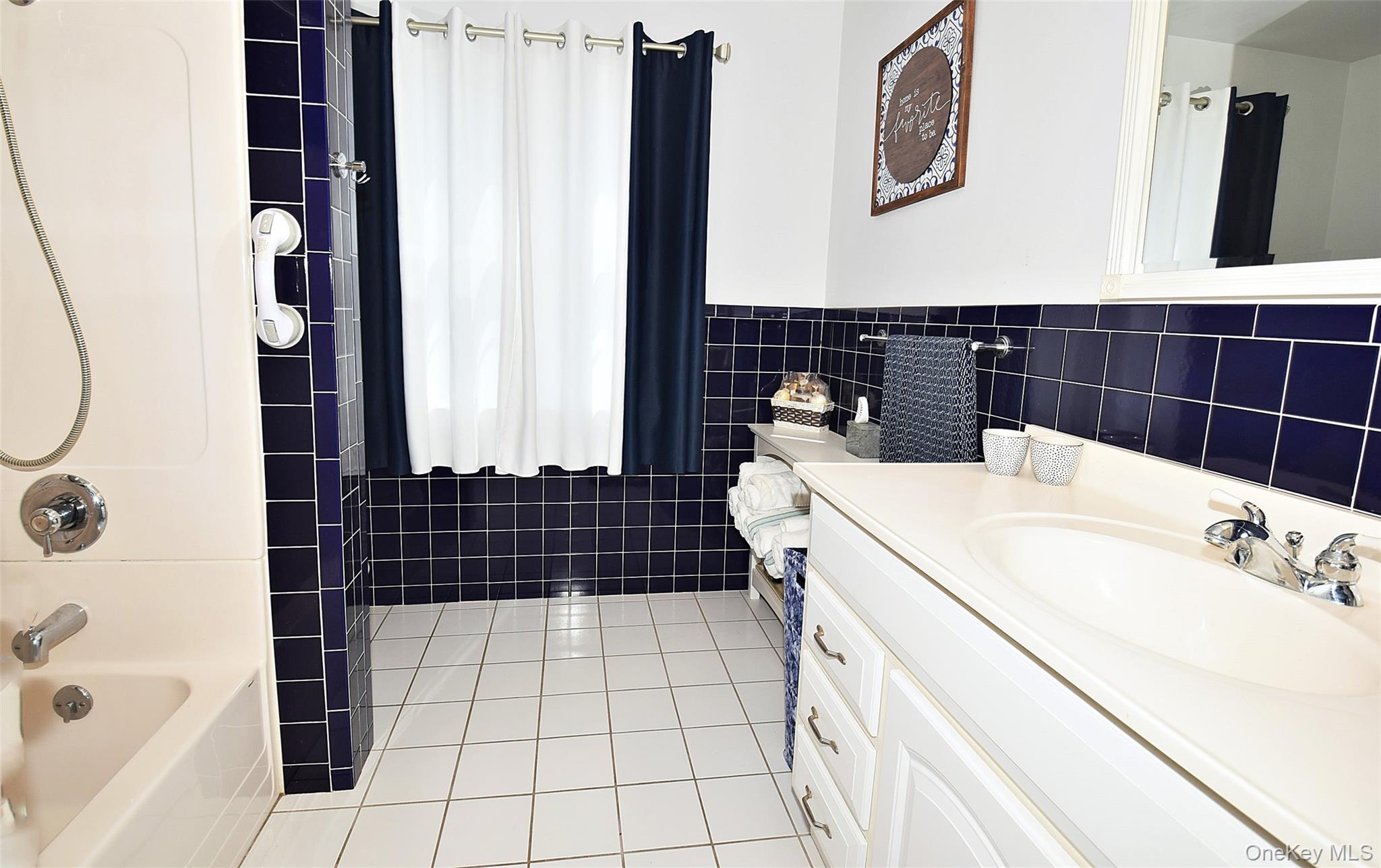 587 Johnson Avenue Property Photo 14