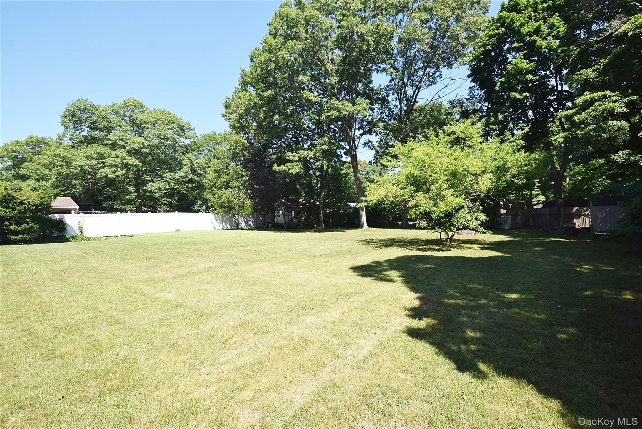 587 Johnson Avenue Property Photo 25