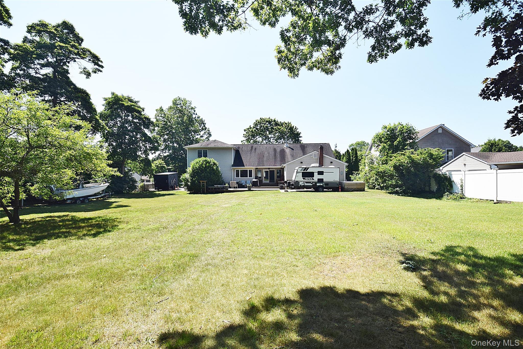 587 Johnson Avenue Property Photo 26