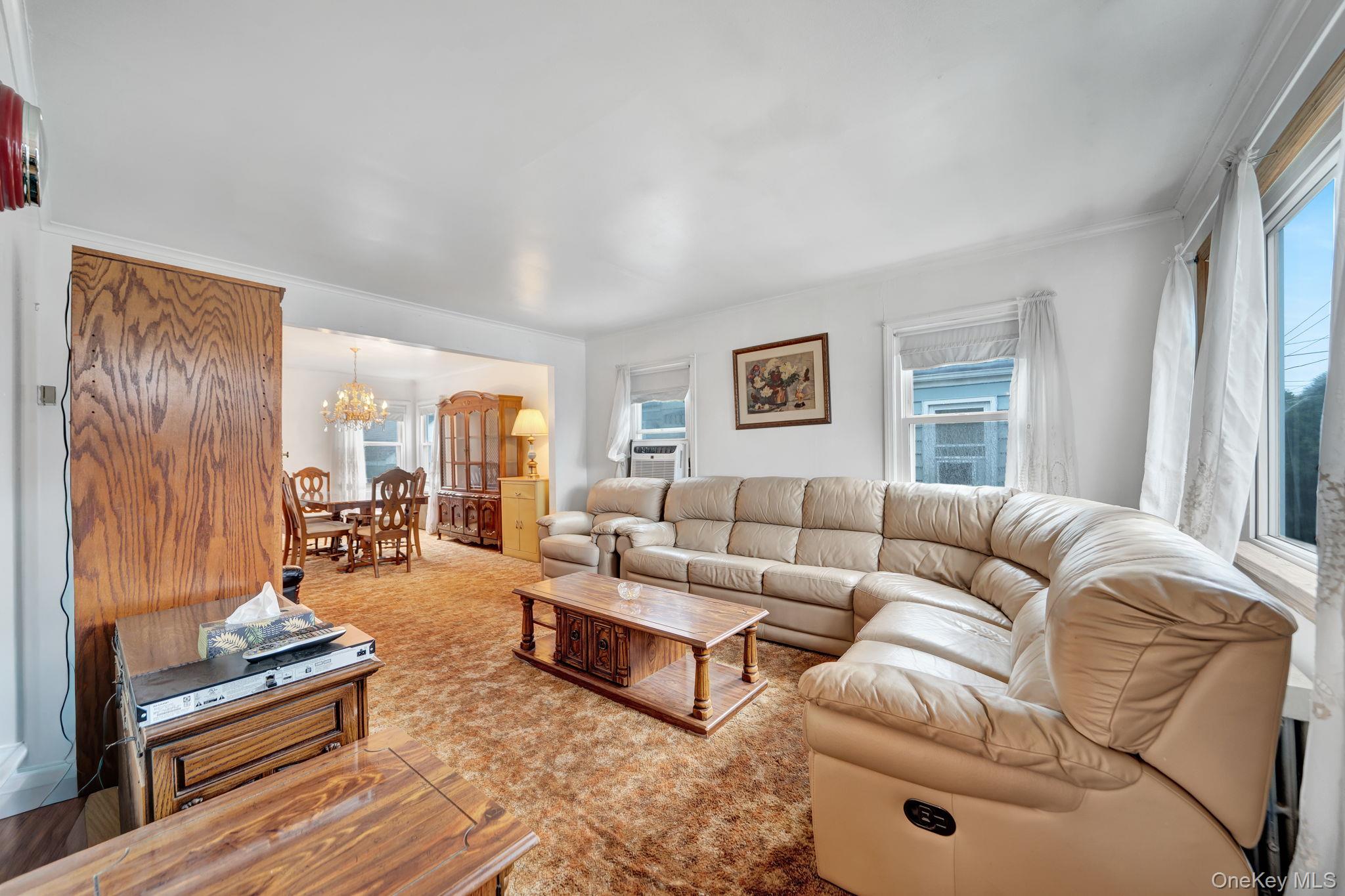 6 Lippold Street Property Photo 4