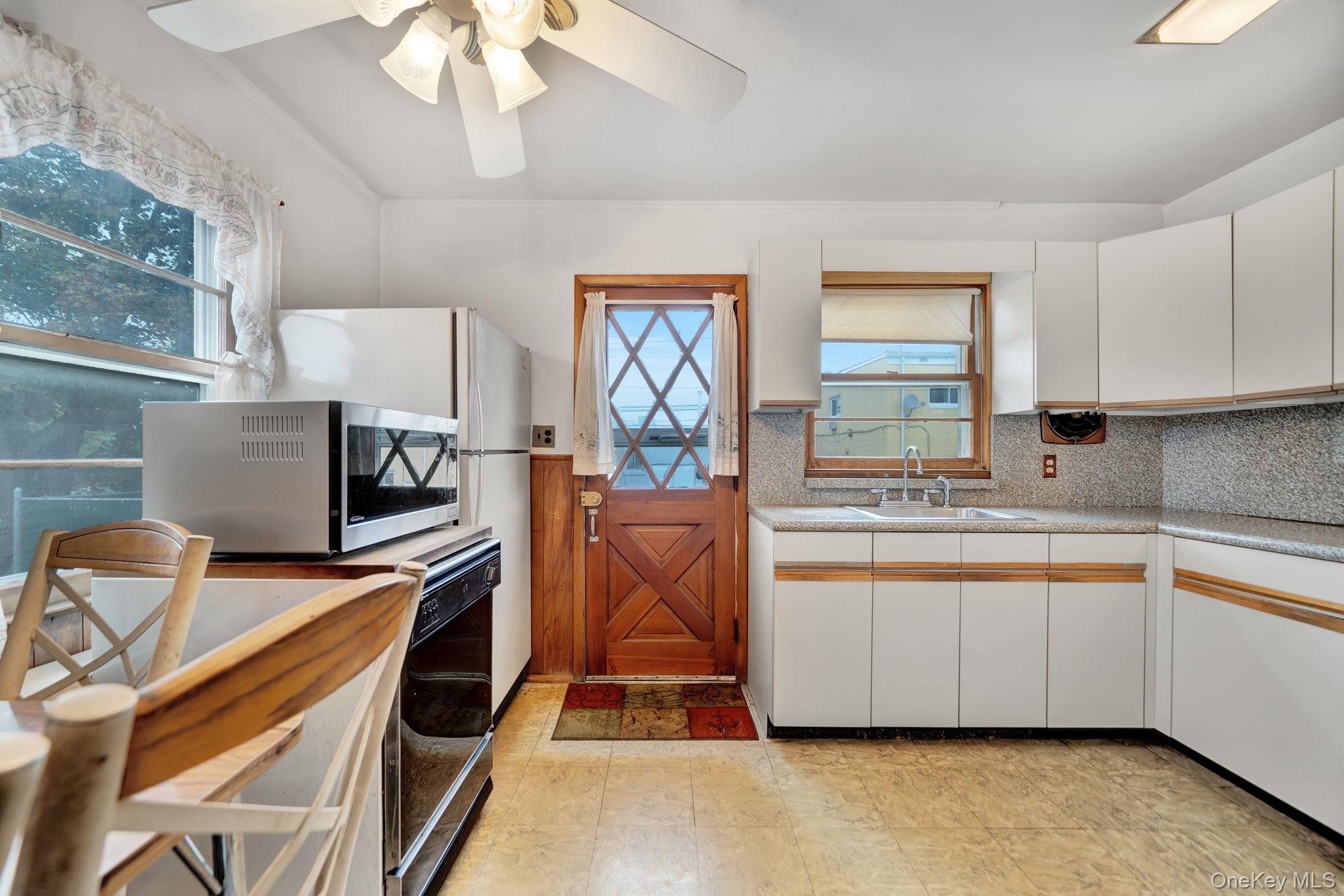 6 Lippold Street Property Photo 18
