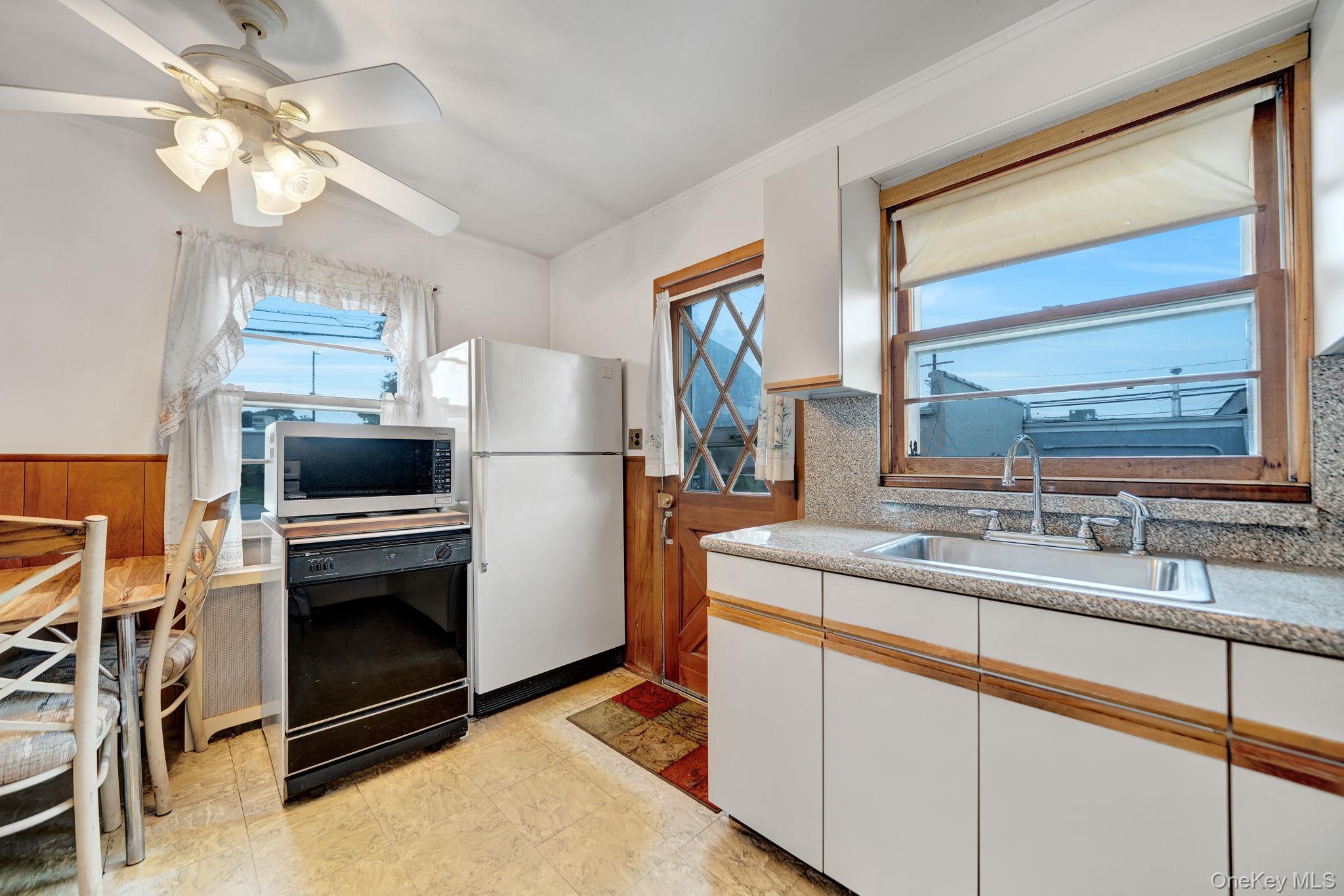 6 Lippold Street Property Photo 19