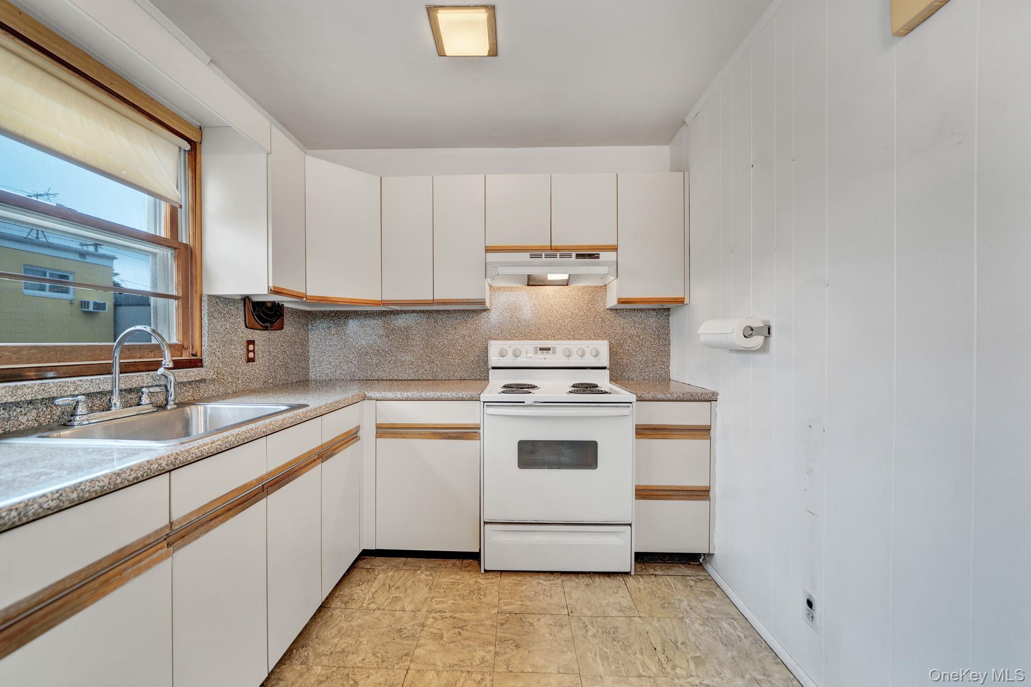 6 Lippold Street Property Photo 20
