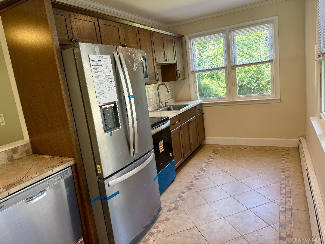 18 Kew Property Photo 4