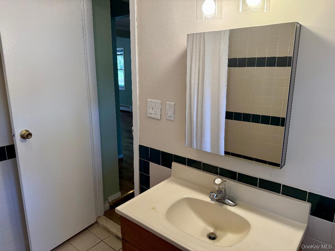 18 Kew Property Photo 12