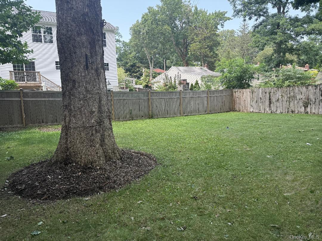 18 Kew Property Photo 17