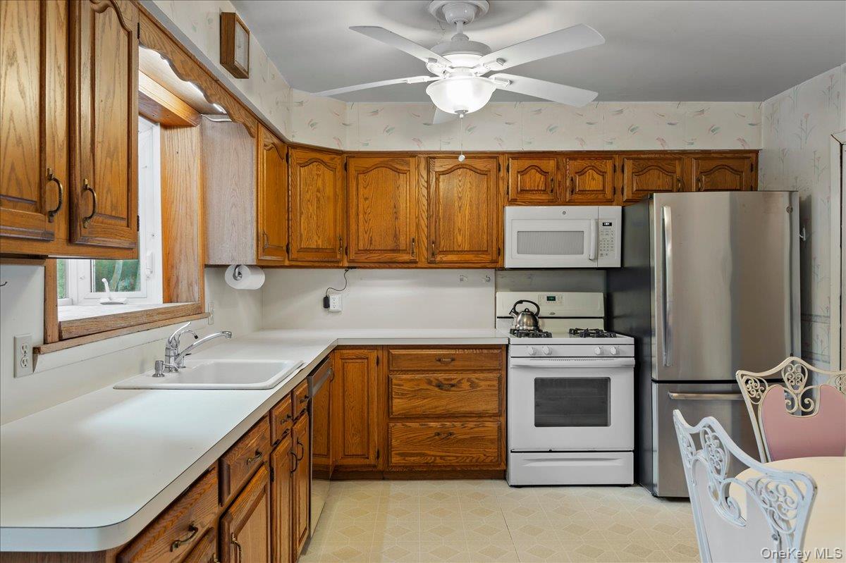 27 Meadowlark Road Property Photo 10