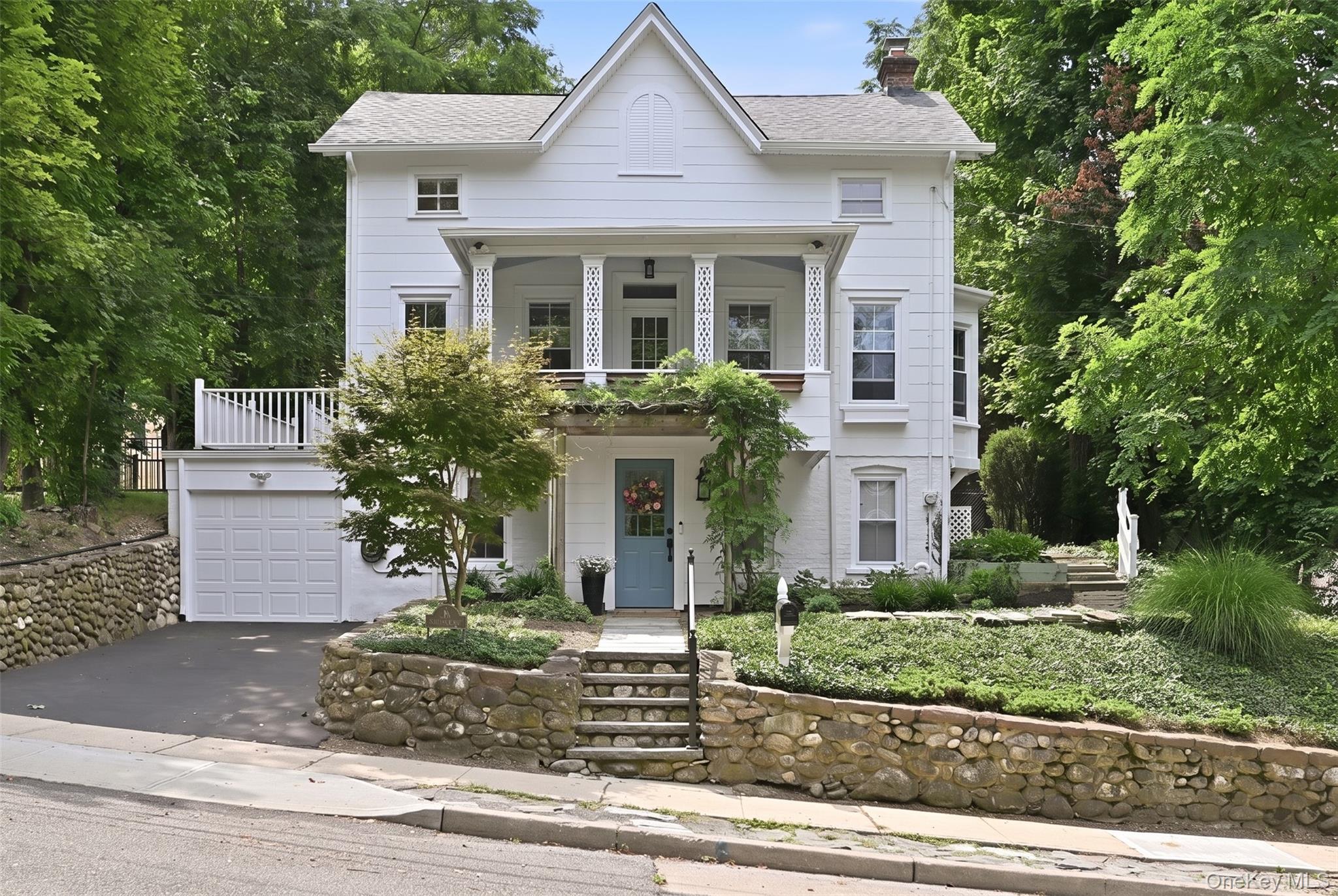 18 Washington Place Property Photo 1