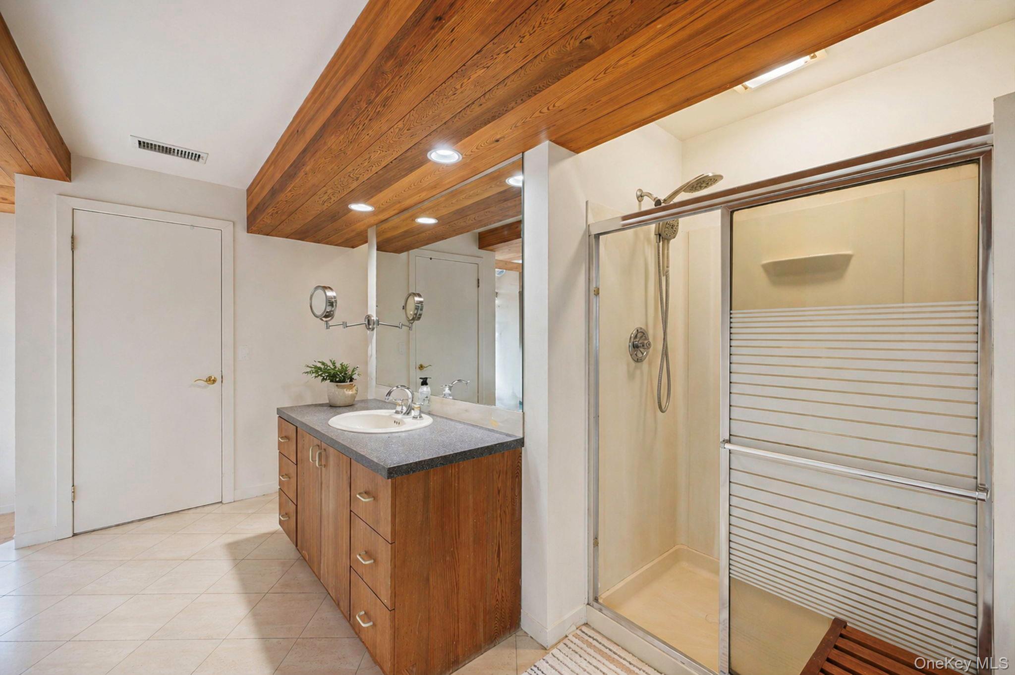 5 Kew Court Property Photo 27