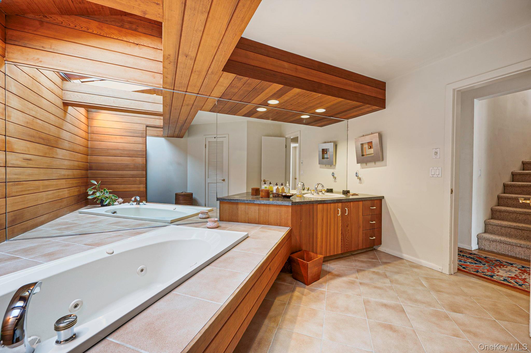 5 Kew Court Property Photo 35