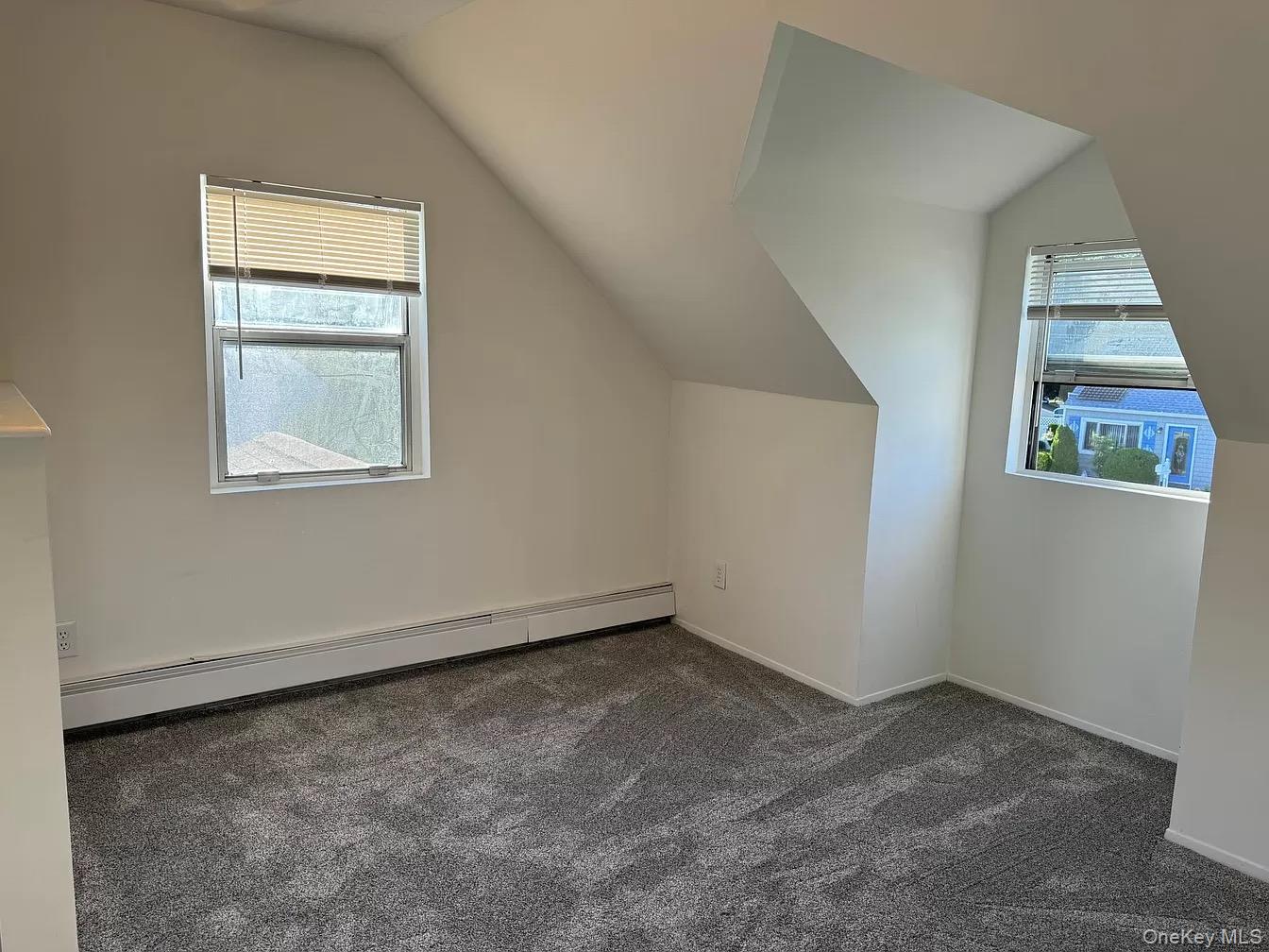 152 Throop Street Property Photo 4