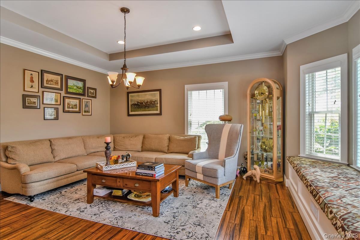 954 Glenridge Avenue Property Photo 3