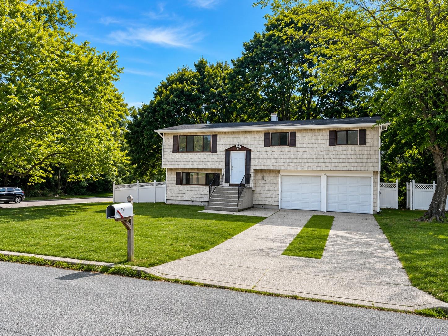 150 8th Avenue Property Photo 1