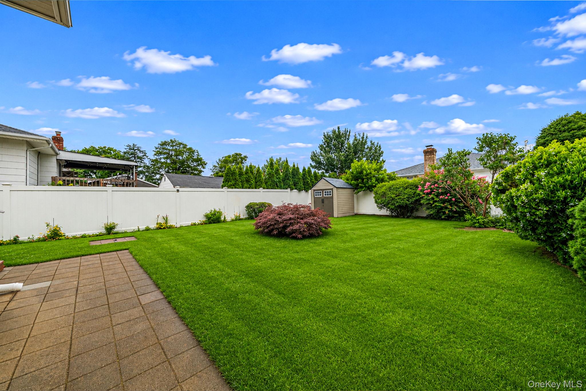 480 Fenimore Avenue Property Photo 4