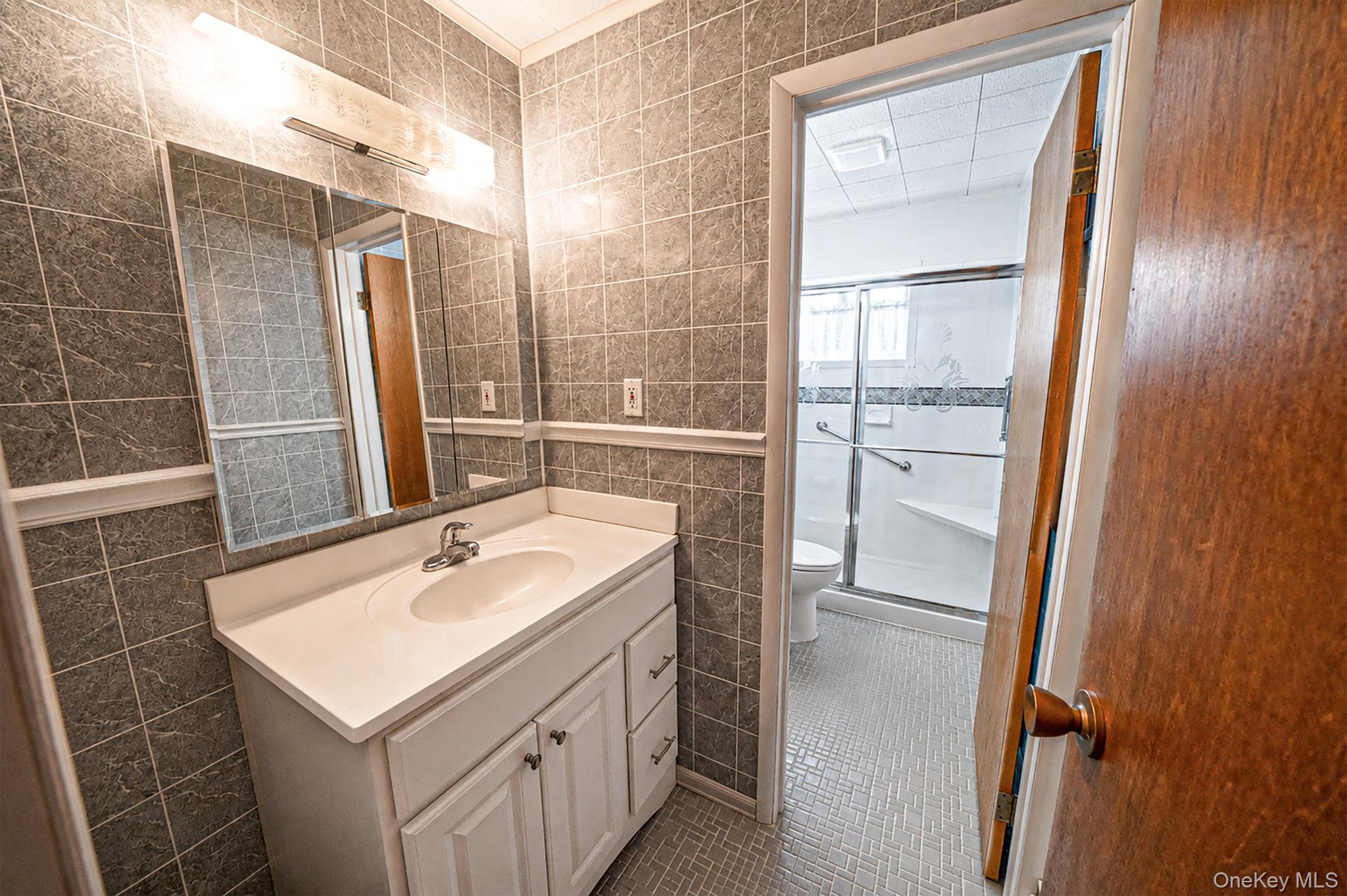 480 Fenimore Avenue Property Photo 19