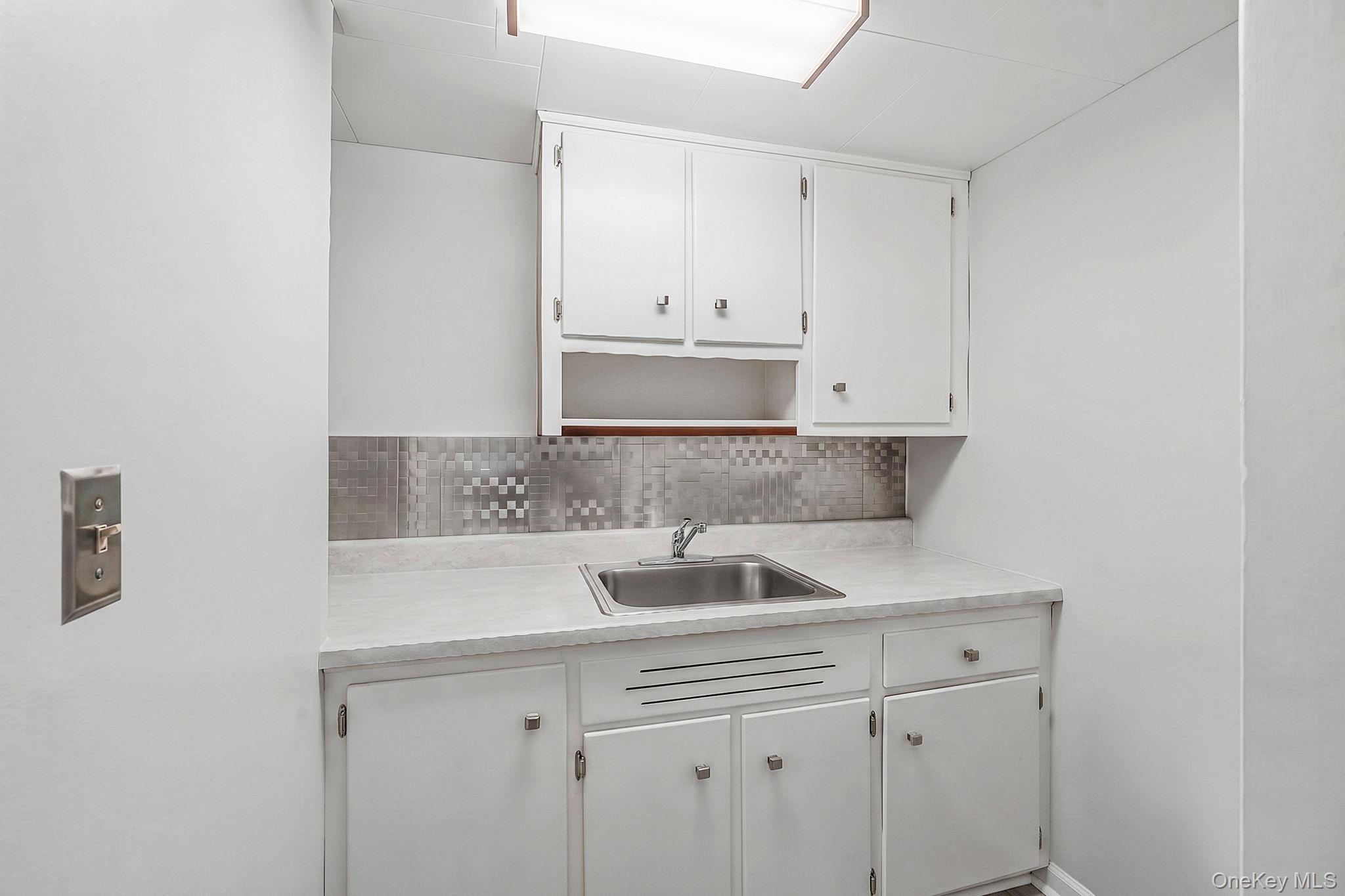 480 Fenimore Avenue Property Photo 26