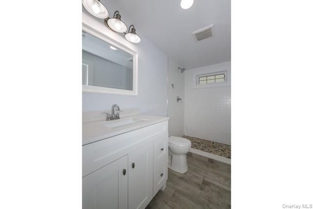 10 Shore Road 3 Property Photo 8