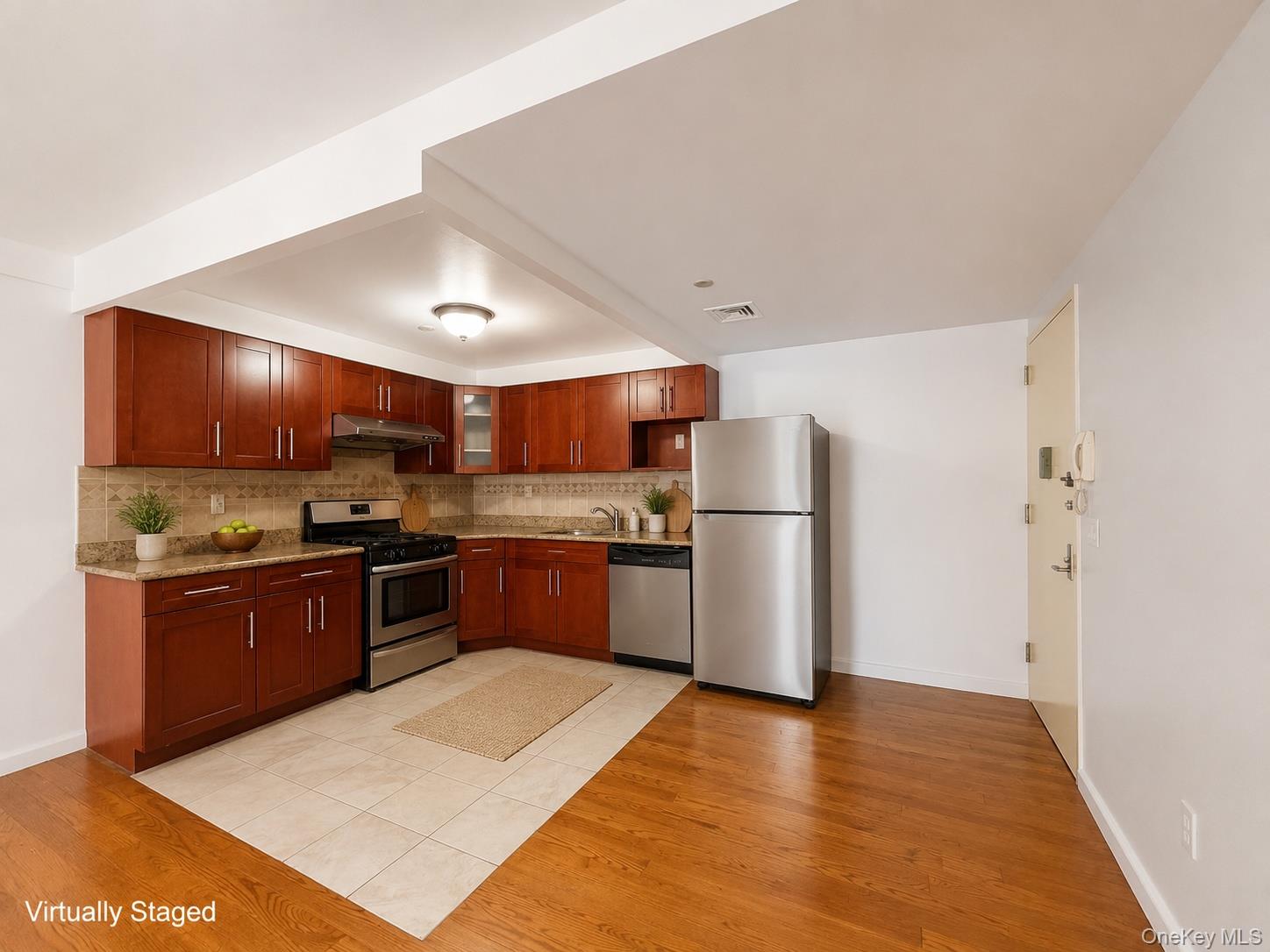 140-75 Ash Avenue 4b Property Photo 6
