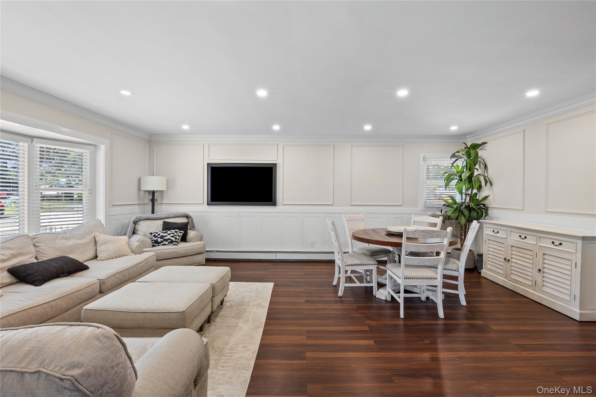 241 Houston Street Property Photo 4