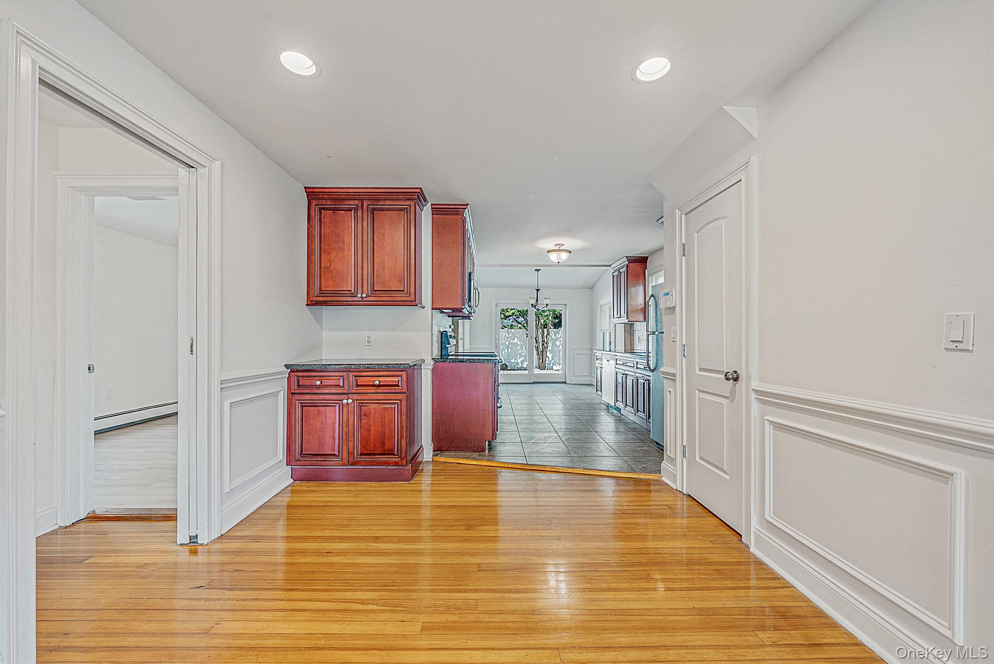 245 Greeley Avenue Property Photo 10