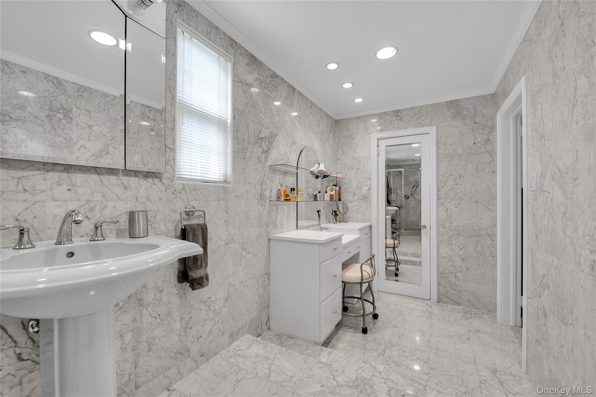 34 Soundview Crest Property Photo 12