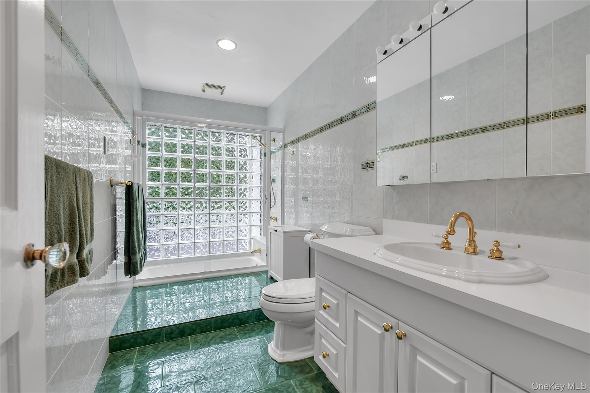 34 Soundview Crest Property Photo 15