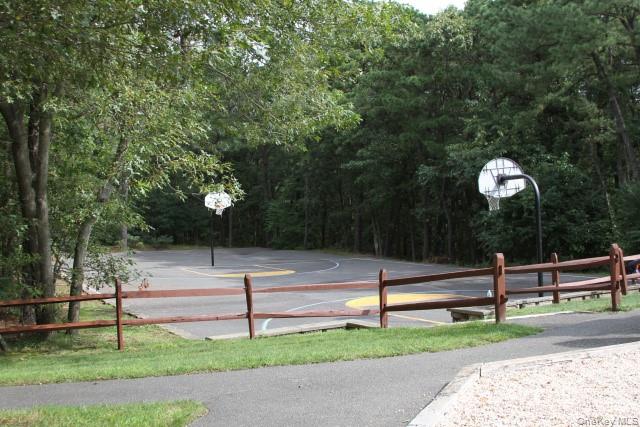 11 Glen Hollow Drive D46 Property Photo 16