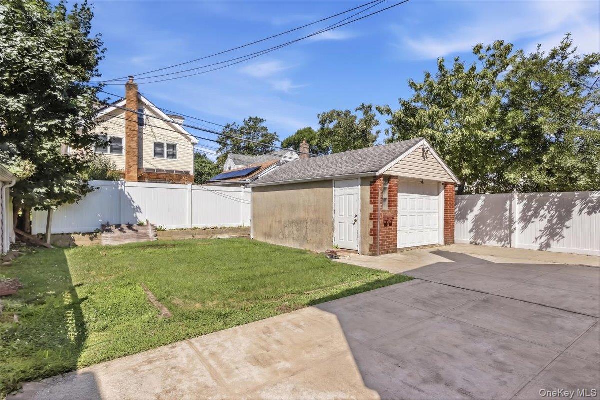 82-56 248th Street Property Photo 24