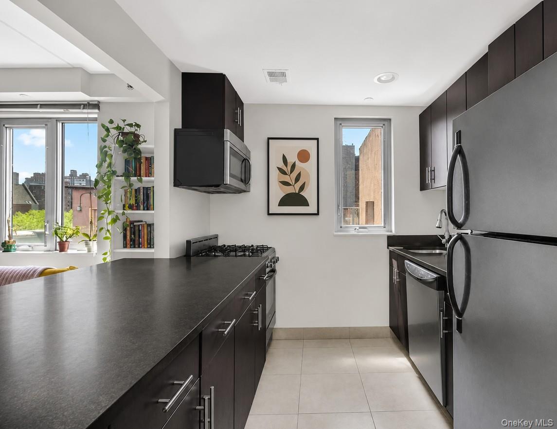 1810 3rd Avenue 8c Property Photo 2