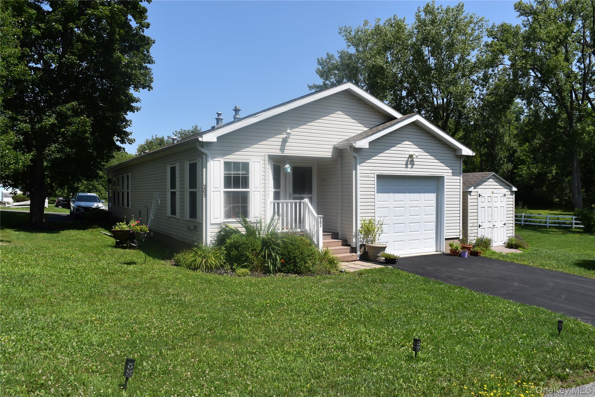 201 Brittany Terrace Property Photo 26