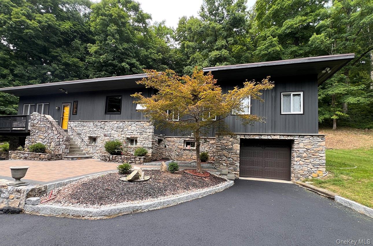 16 Briar Hill Road Property Photo 1