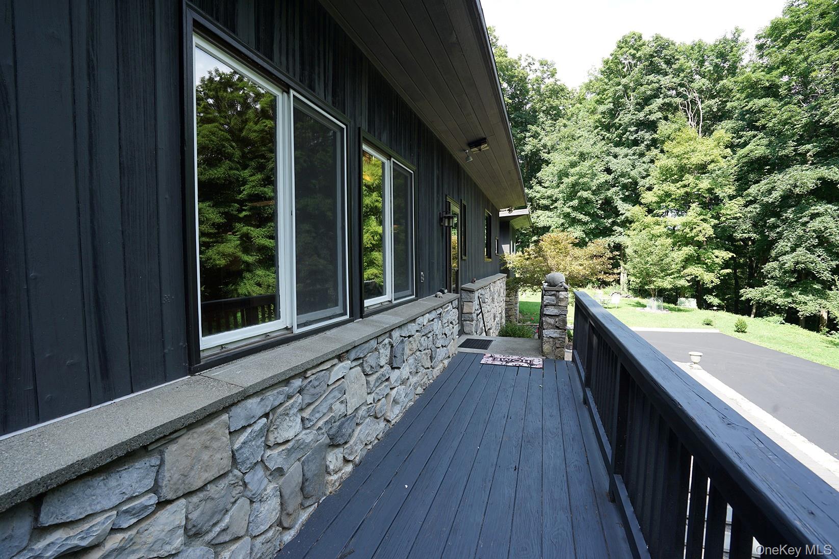16 Briar Hill Road Property Photo 33