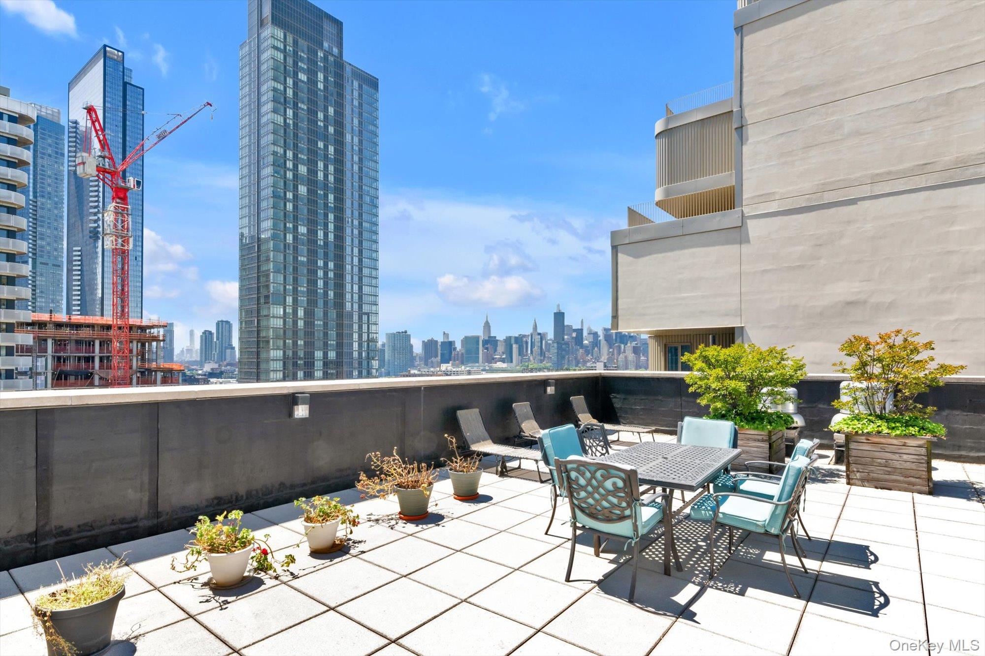 2415 Queens Plaza 6b Property Photo 3