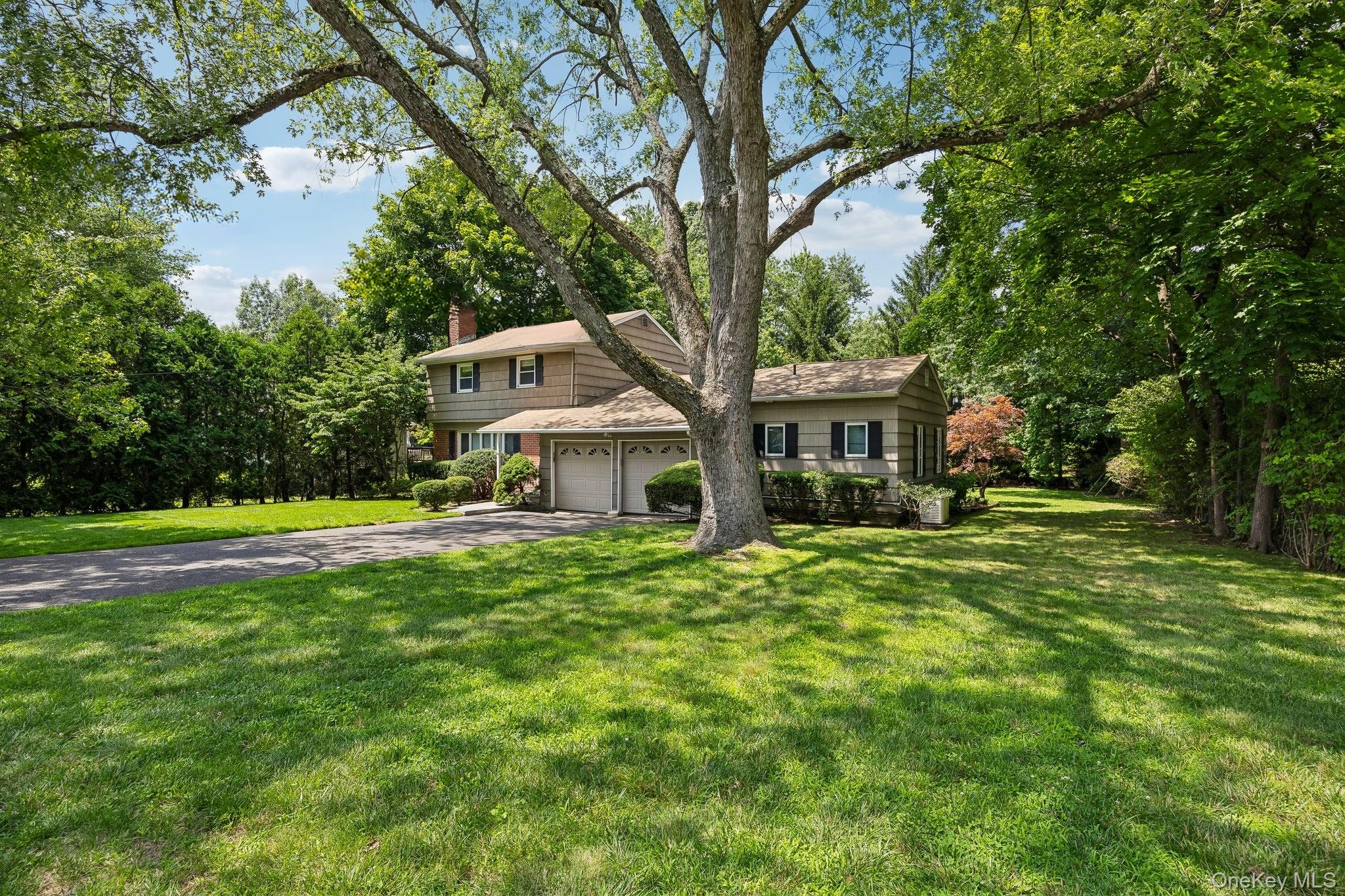 4 Holly Lane Property Photo 2