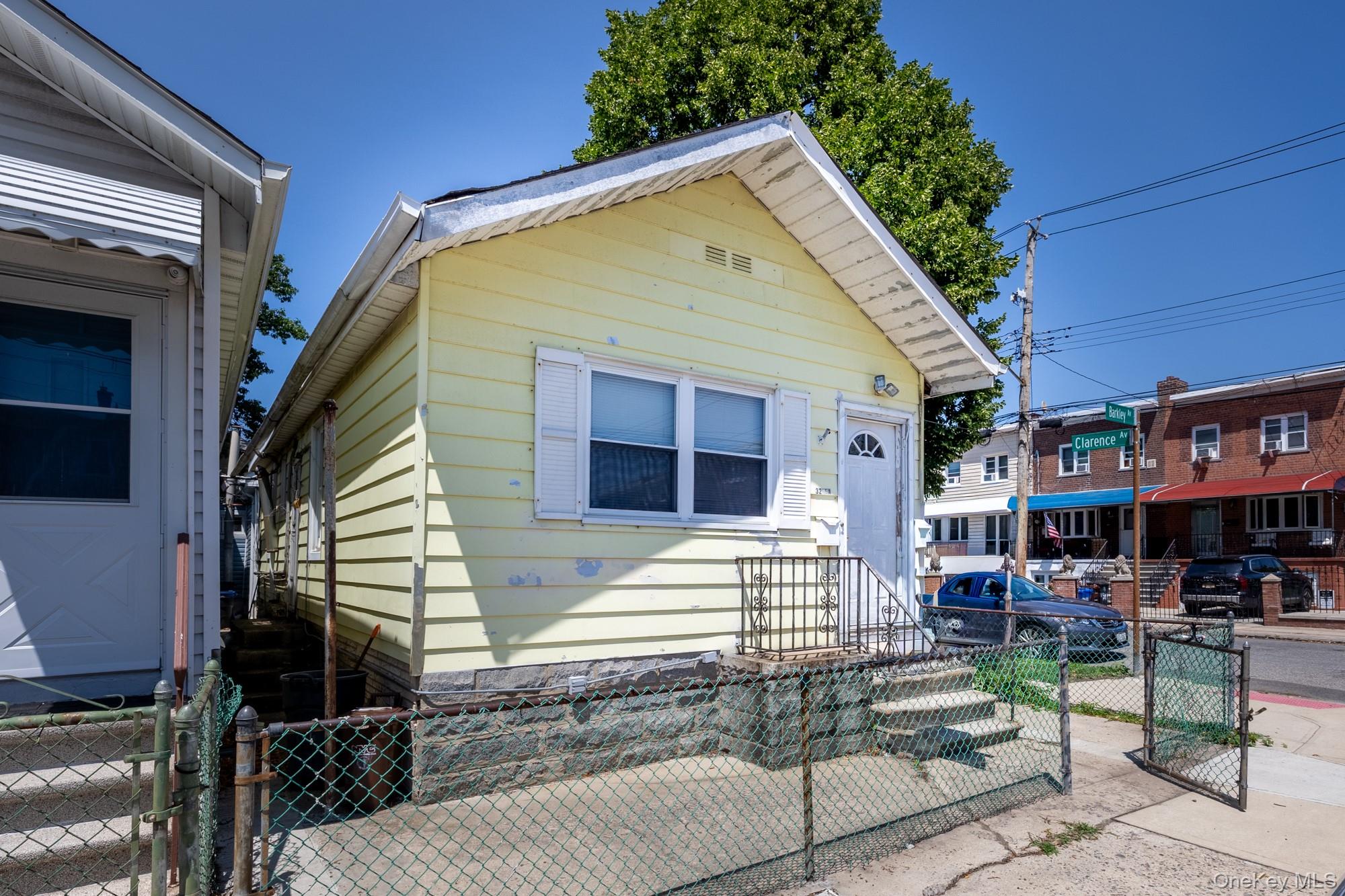 3255 Barkley Avenue A Property Photo 2