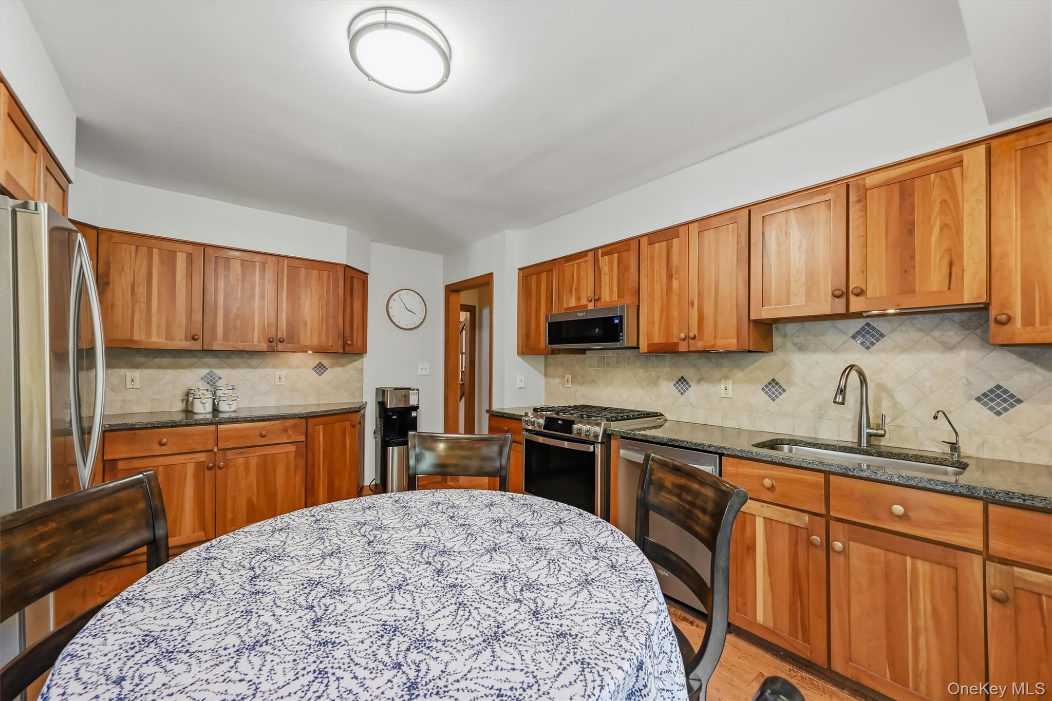 25 Meadow Avenue Property Photo 18