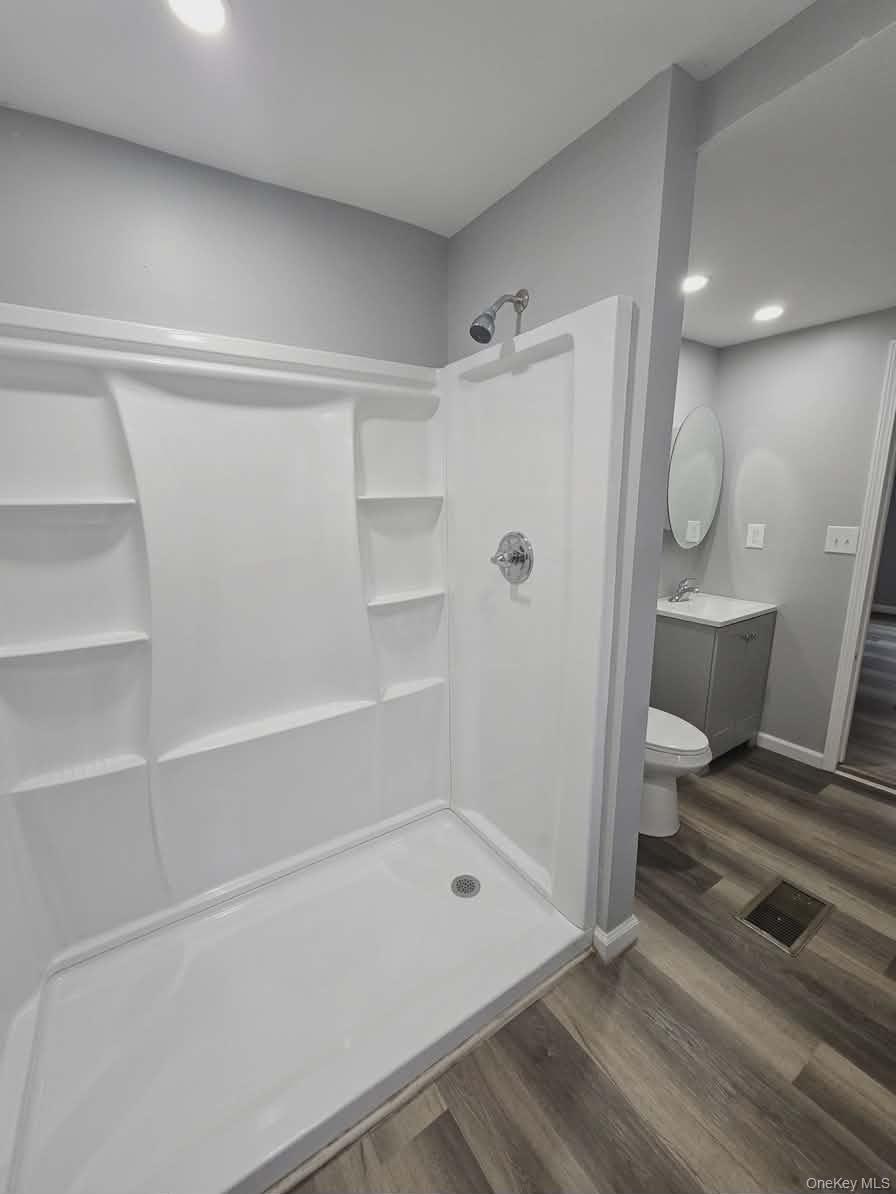 190 Conklin Avenue Property Photo 15