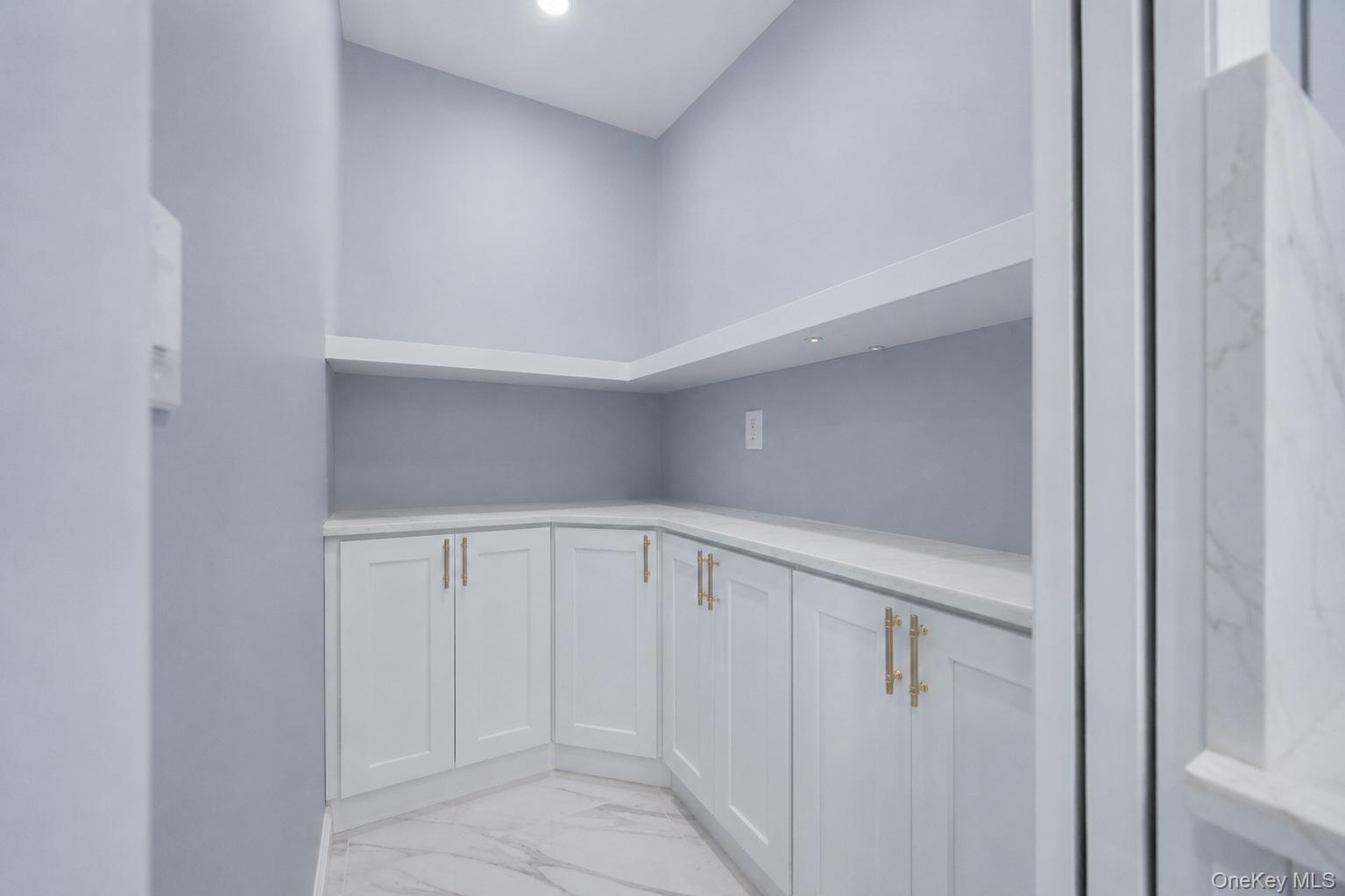 306 Greeley Avenue Property Photo 13