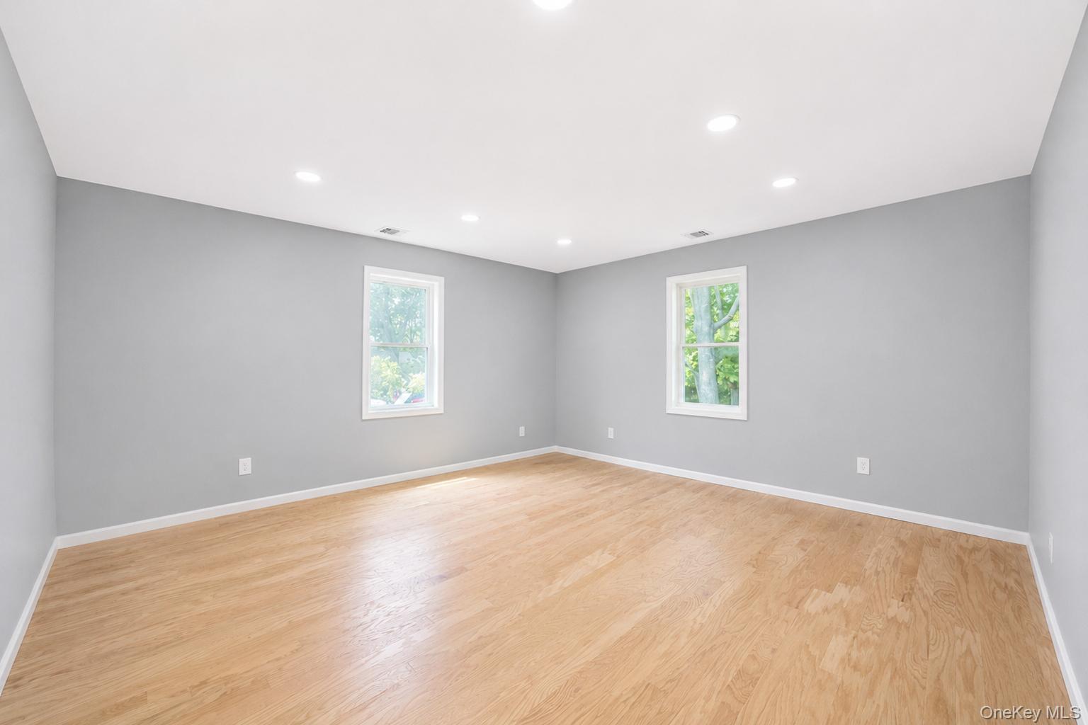 306 Greeley Avenue Property Photo 25