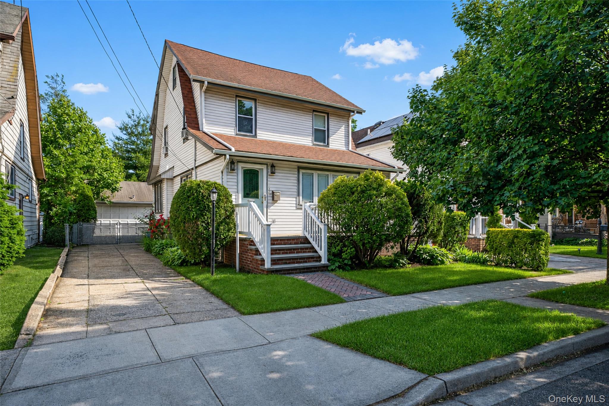 214 Lowell Avenue Property Photo 3