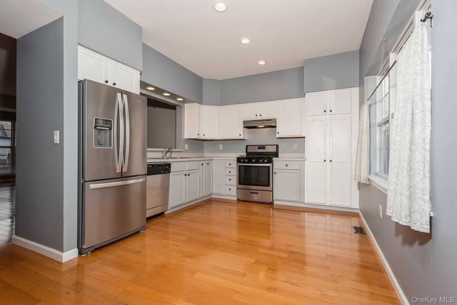 52 Schenck Avenue Property Photo 15
