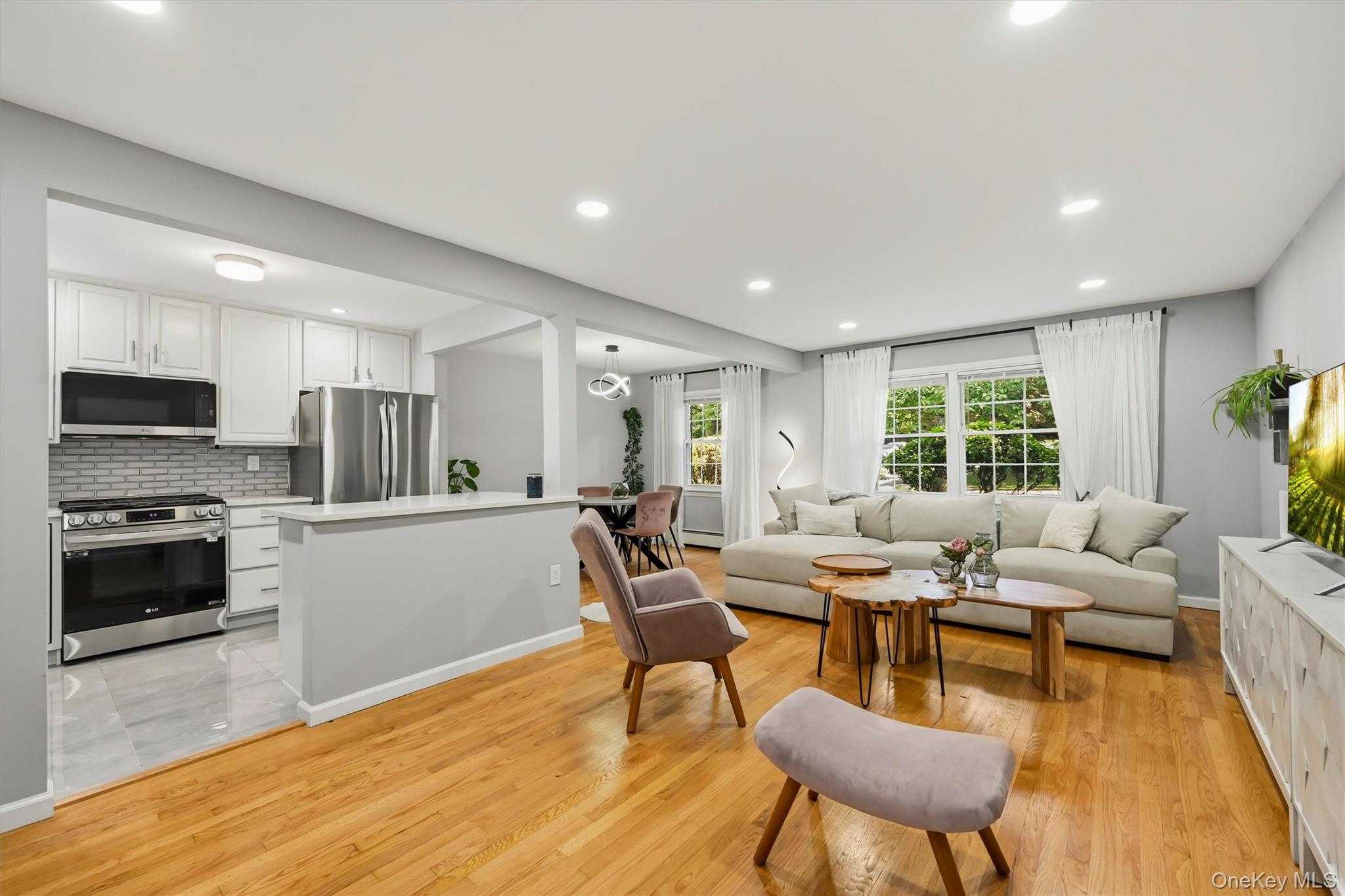 264 Parkside Drive Property Photo 4