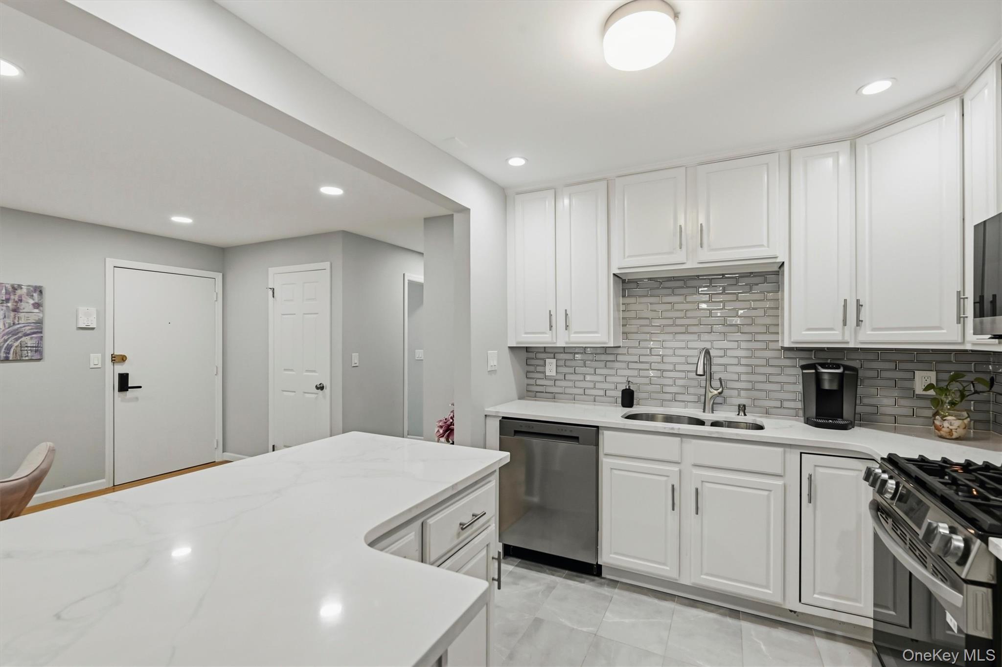264 Parkside Drive Property Photo 10