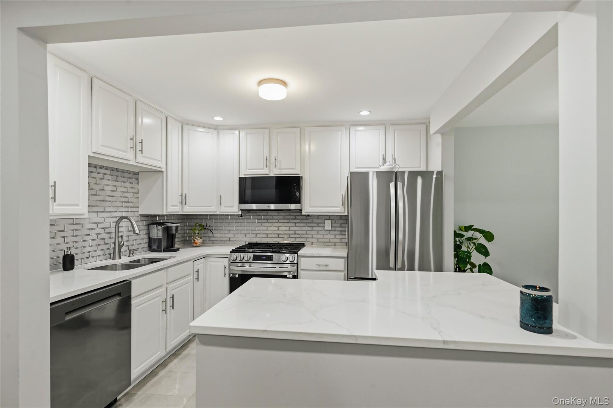 264 Parkside Drive Property Photo 12