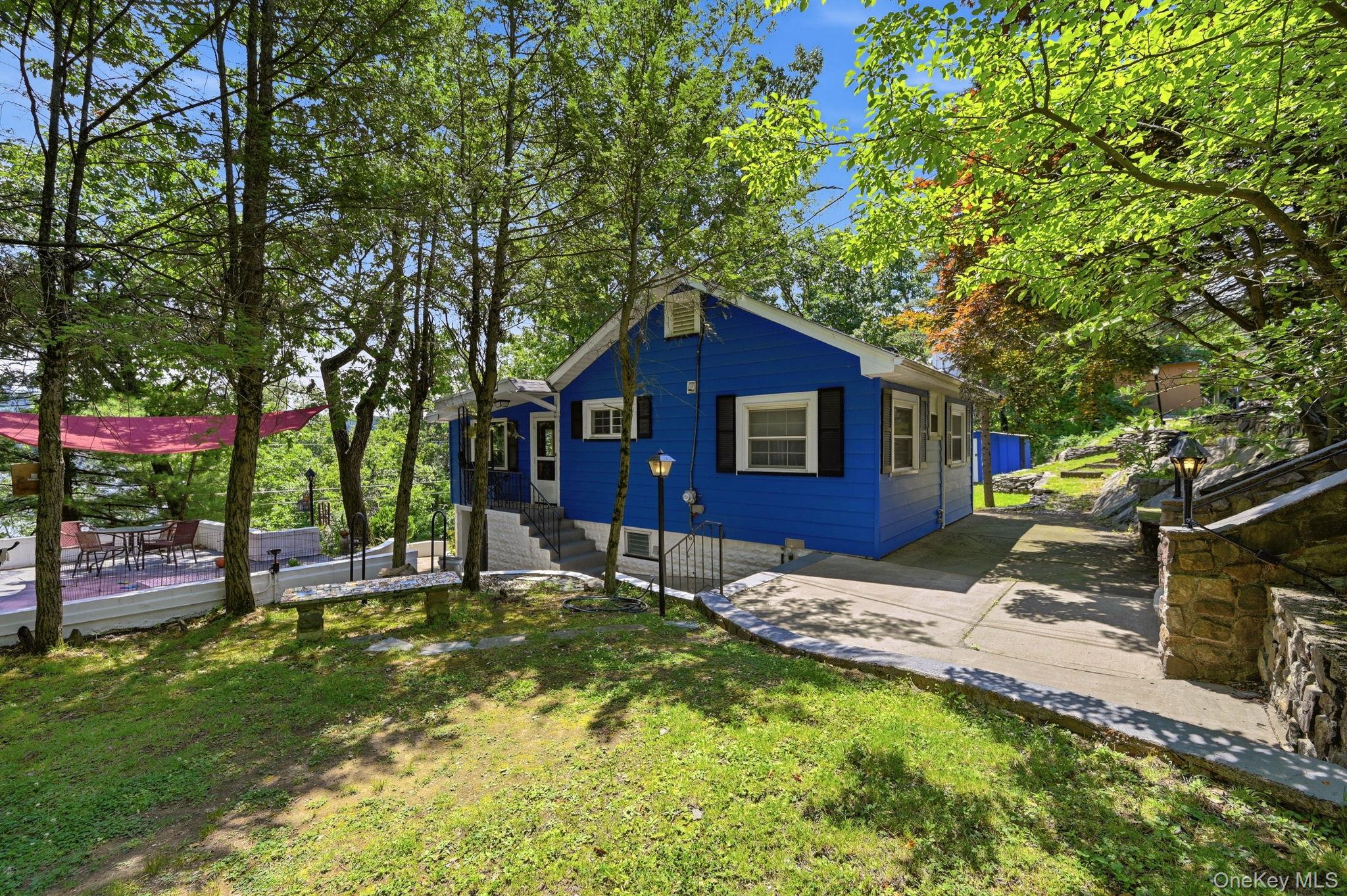 8 Stony Trail Property Photo 1